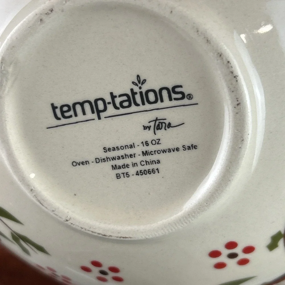 Temptations by Tara Cardinal Handled Bowls. Set  Of 4